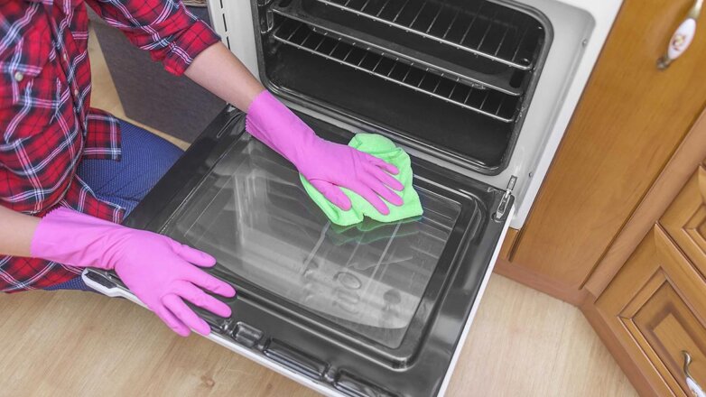 Заблестит, как новая: простые способы очистить духовку