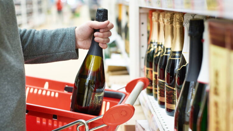 С 2023 года в России вырастут цены на игристое вино