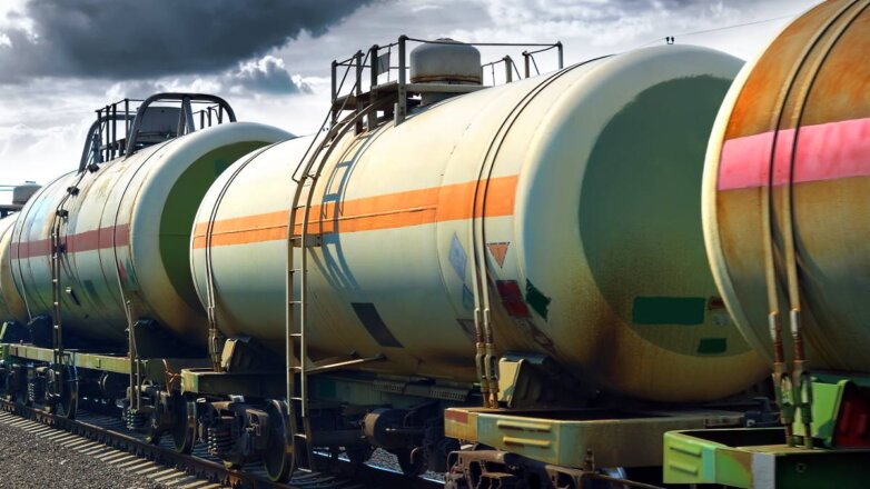 В Норильске разлилось более 2 тонн нефтепродуктов