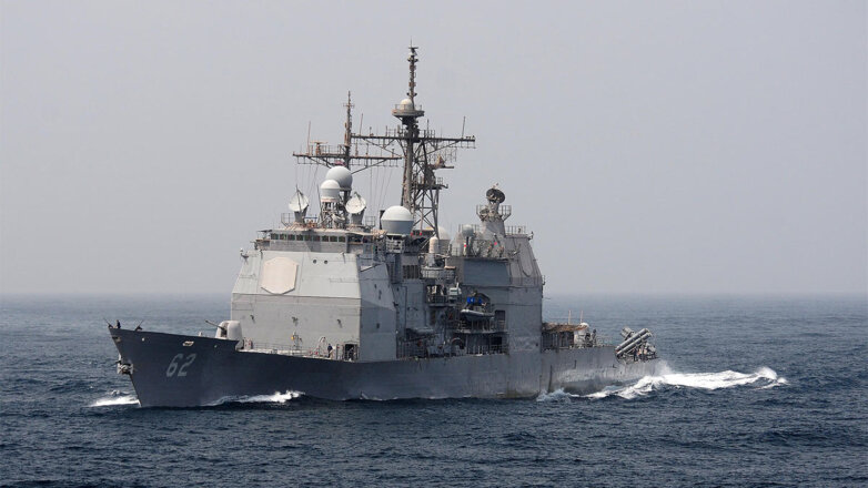 Пекин заявил о вторжении ракетного крейсера США в китайские воды