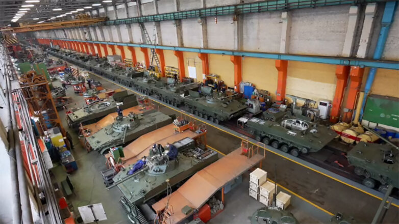 На “Курганмашзаводе” началось серийное производство БМП-3 с динамической защитой