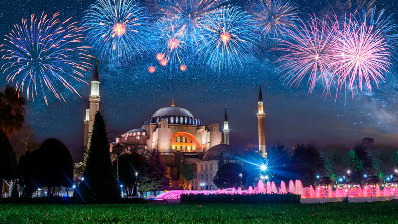 Отпуск-2022: названа стоимость отдыха на Новый год в Турции