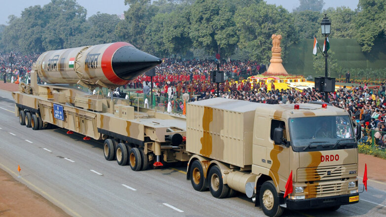 Индия провела испытание ракеты "Агни-3", способной нести ядерный заряд