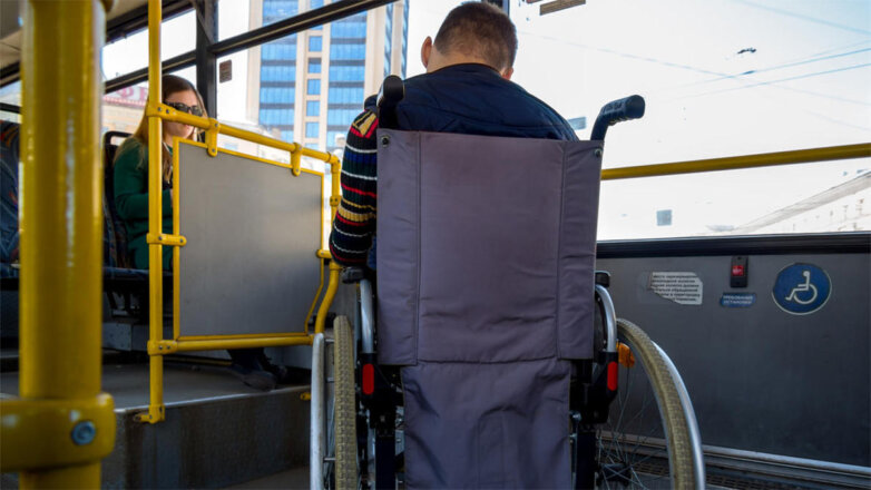 Госдума поддержала запрет высаживать из транспорта инвалидов I группы без билета
