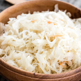 Сколько сахара класть в квашеную капусту, чтобы она получилась вкусной и хрустящей