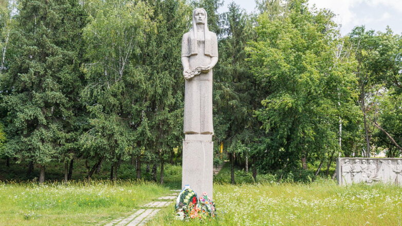 В Молдавии вандалы нарисовали свастику на памятнике советским воинам