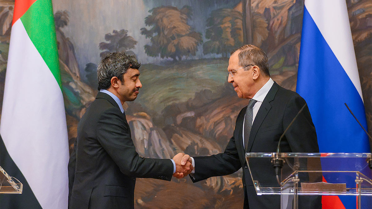 Главы МИД России и ОАЭ обсудили усилия по укреплению сотрудничества между странами