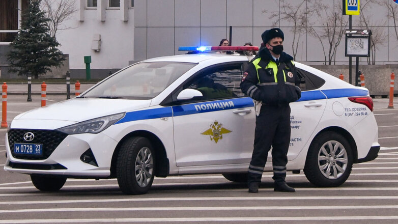 Четыре человека погибли при стрельбе около торгового центра в Крымске