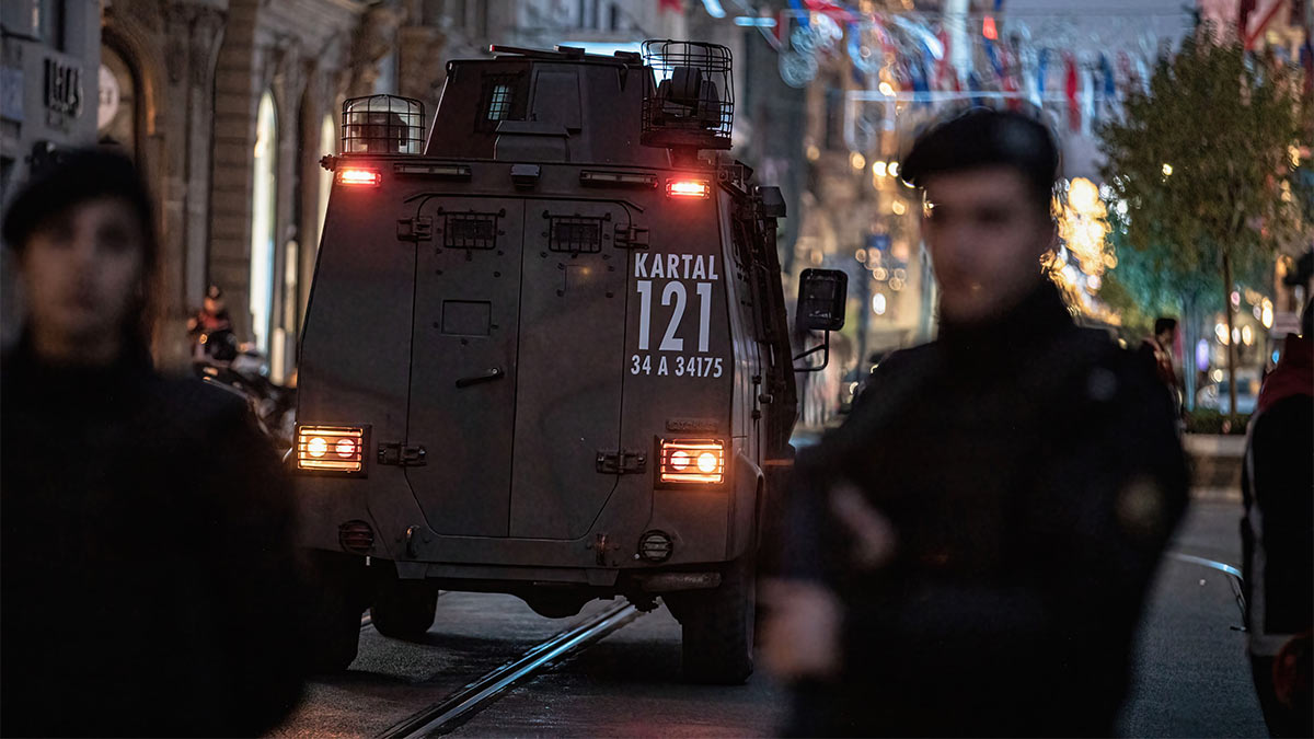 Полиция Турции на месте теракта в Стамбуле