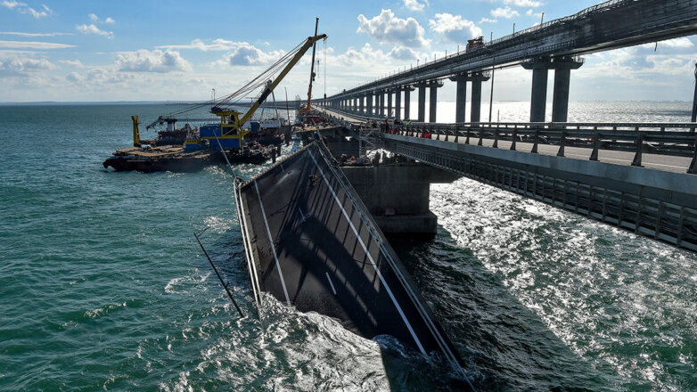 Продолжается ремонт Крымского моста