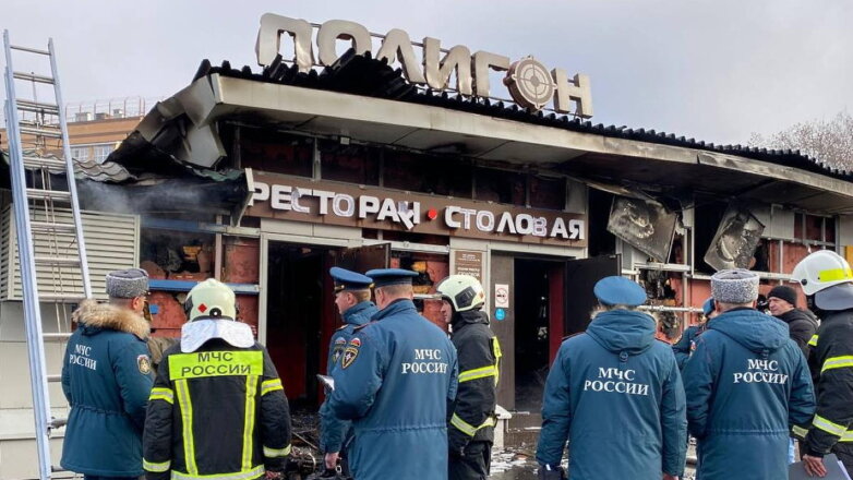 Тушение пожара в костромском ночном клубе осложняла угроза обрушения кровли