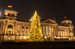 В Германии рождественская ель в целях экономии будет гореть по четыре часа в день
