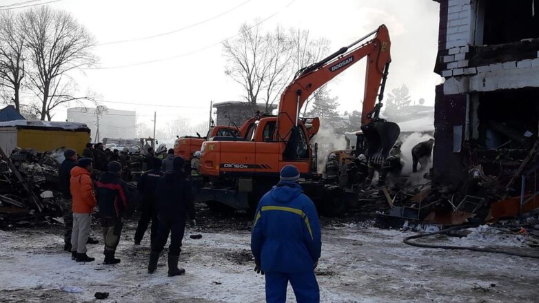 Власти не исключили риска обрушения еще одного подъезда поврежденного дома на Сахалине