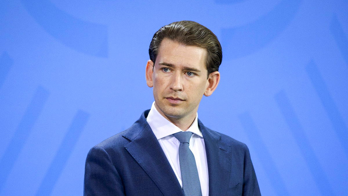 Экс-канцлер Австрии получил восемь месяцев условно за ложные показания
