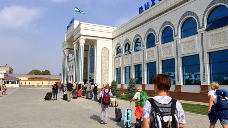В Узбекистане поэтапно внедрят tax free для туристов с 2023 года