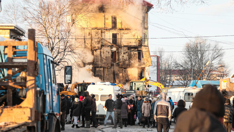 Последствия взрыва газа в жилом доме на Сахалине