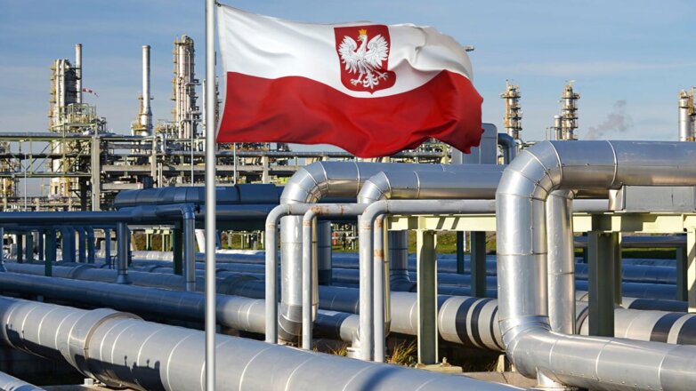 "Коммерсантъ": Польша планирует закупать российскую нефть в 2023 году