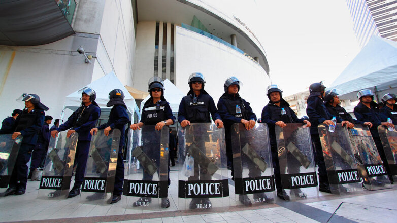 Полиция Бангкока готовится отразить атаку протестующих против саммита АТЭС