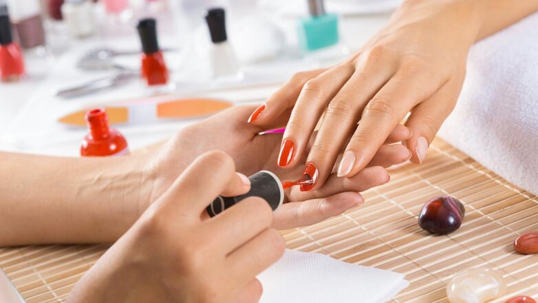 Стильно и дорого: 5 идей дизайна ногтей для успешных женщин