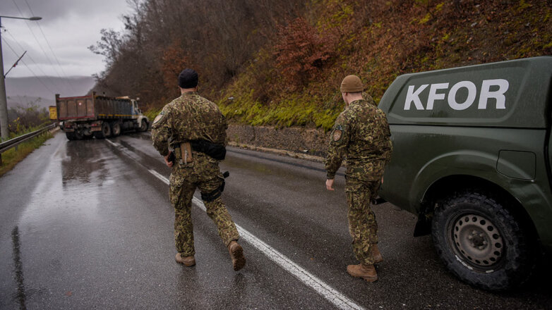 В шаге от открытого конфликта: cербов торопятся выгнать из Косово