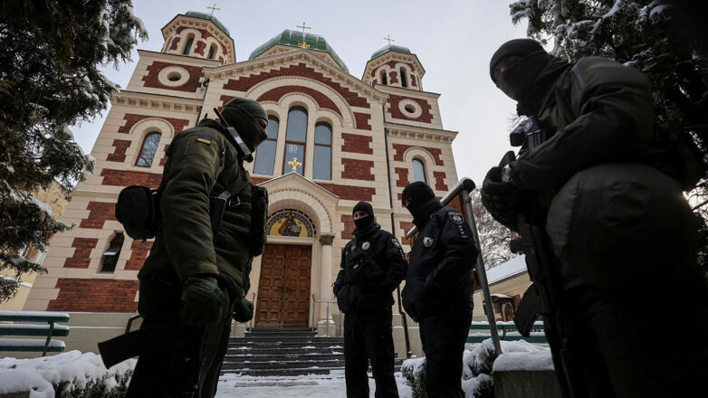 Зачем православную церковь на Украине загоняют в подполье