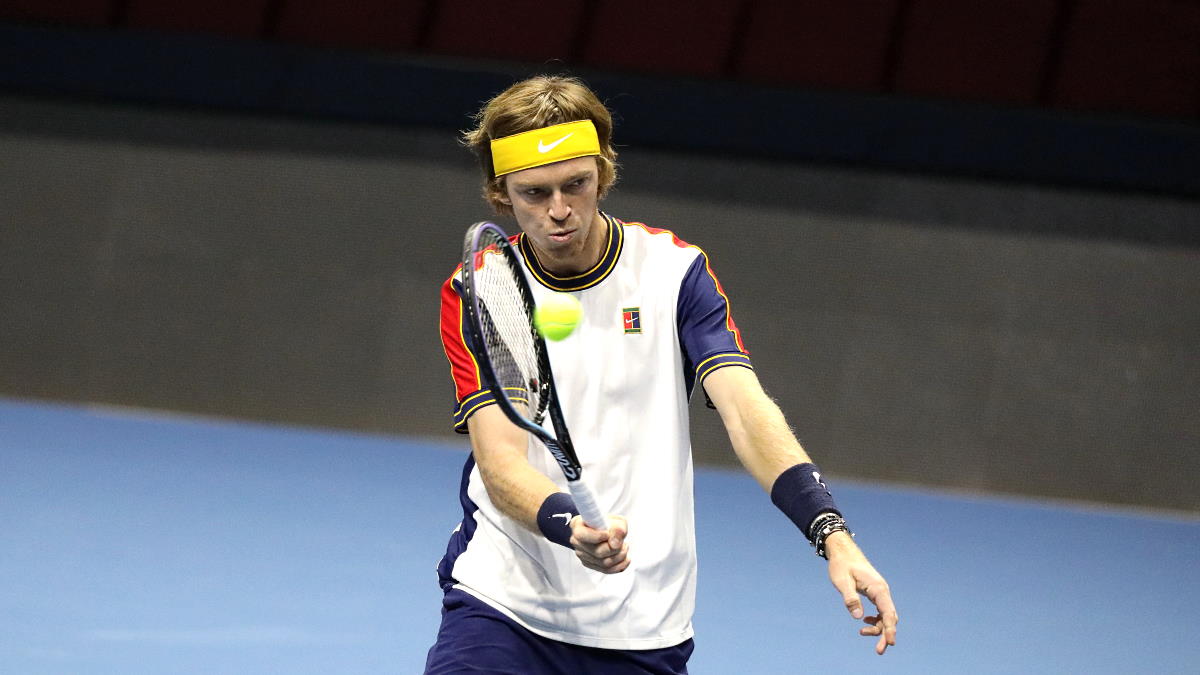 Теннисист Рублев обыграл Алькараса и вышел в финал турнира в Абу-Даби