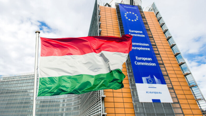 Венгрия призвала Еврокомиссию проанализировать последствия санкций против РФ