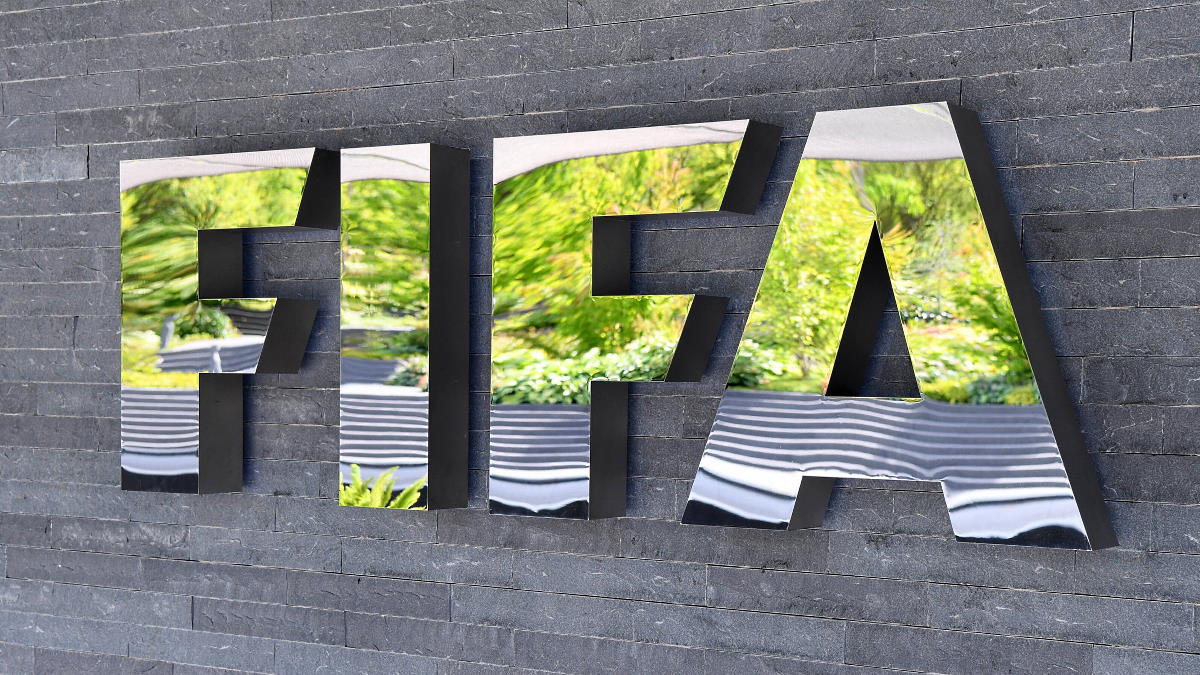 AP: ФИФА открыла дисциплинарное дело против сербов по итогам матча со Швейцарией