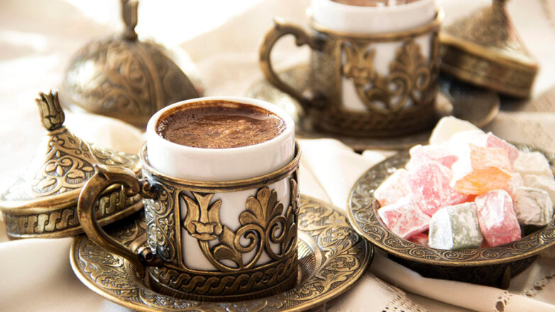 Как приготовить крепкий кофе по-турецки, чтобы он не горчил: хитрости и лайфхаки