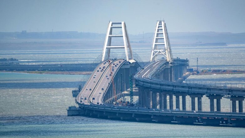 По Крымскому мосту временно закроют проезд для ряда грузовиков