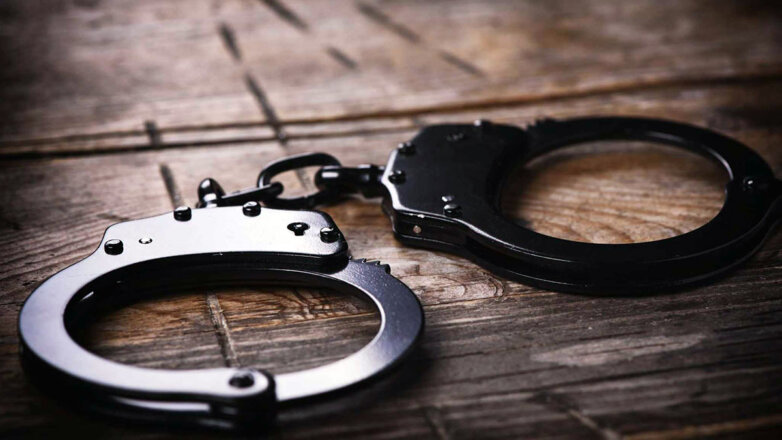 МВД запретило надевать наручники на фигурантов экономических дел, женщин и подростков
