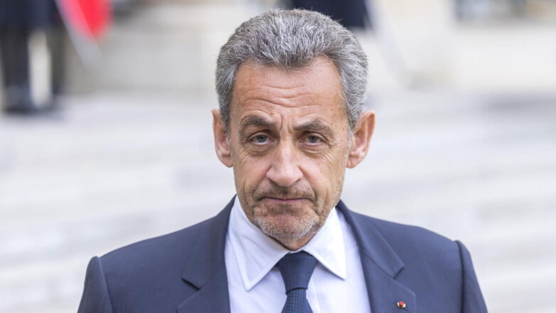 Экс-президента Франции Саркози приговорили к году тюрьмы