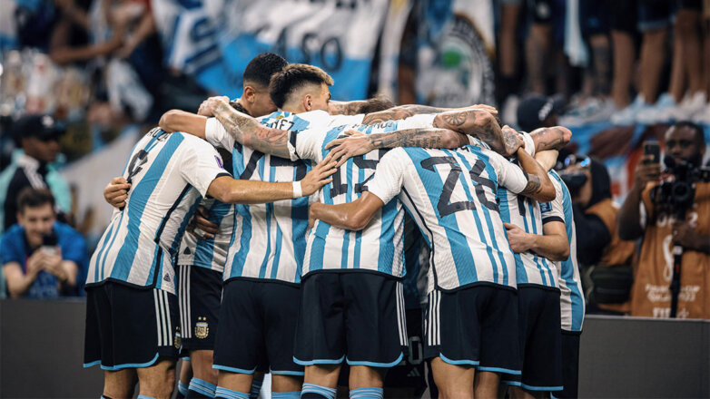 Победа сборной Аргентины над командой Австралии на ЧМ 2022 по футболу в Катаре