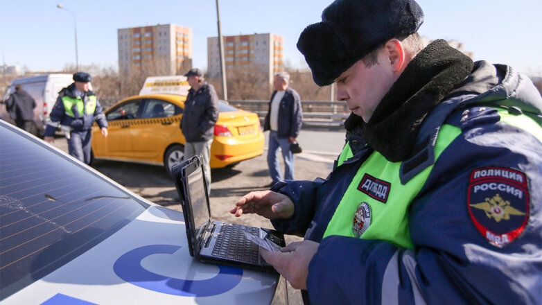 В России нельзя будет работать в такси при наличии нескольких неоплаченных штрафов