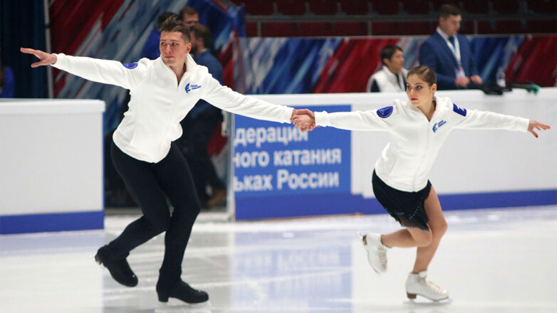 Фигуристы Мишина и Галлямов лидируют после короткой программы в парах на чемпионате РФ