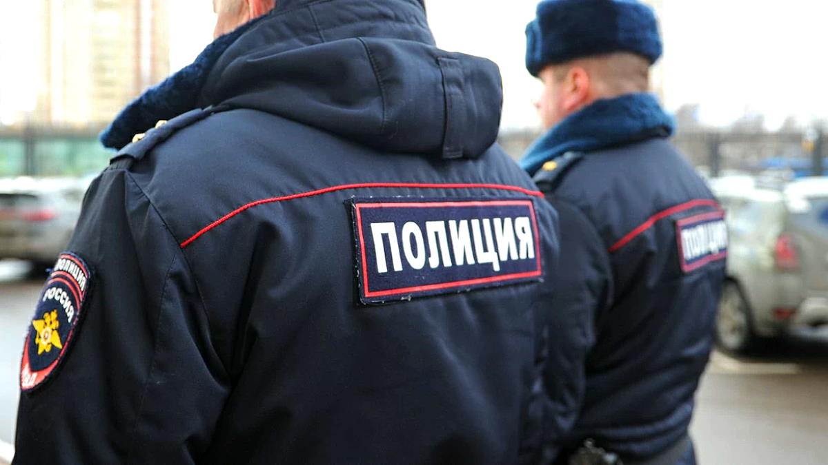 ТАСС: семеро бывших заключенных с оружием сбежали из воинской части в ДНР