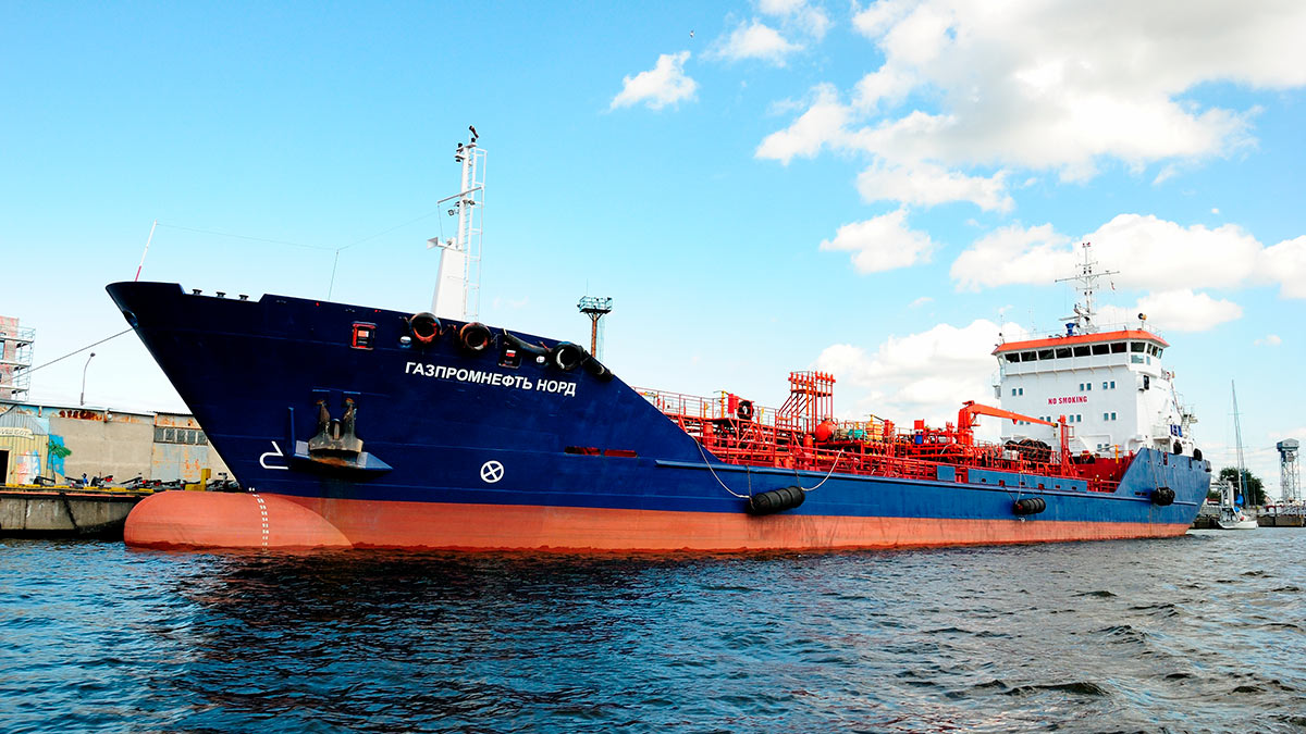 Bloomberg: стоимость морских перевозок нефти из РФ резко выросла из-за санкций ЕС