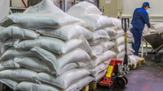В России введен временный запрет на экспорт сахара
