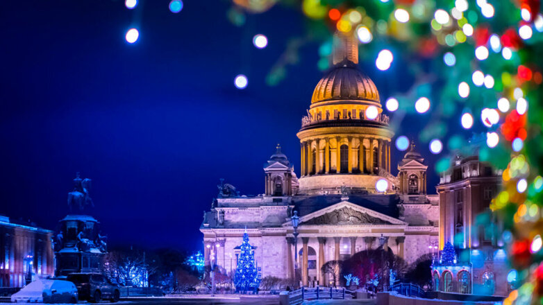 Отпуск-2023: сколько стоят новогодние туры в Петербург