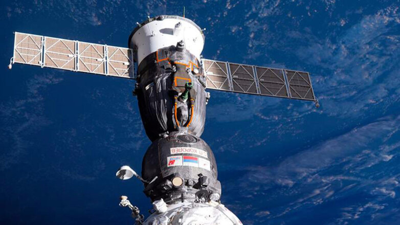 Роскосмос: "Союз МС-22" был поврежден 15 декабря, космонавты подтвердили утечку