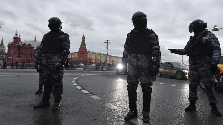 В России запретили проводить митинги у церквей, вокзалов и школ