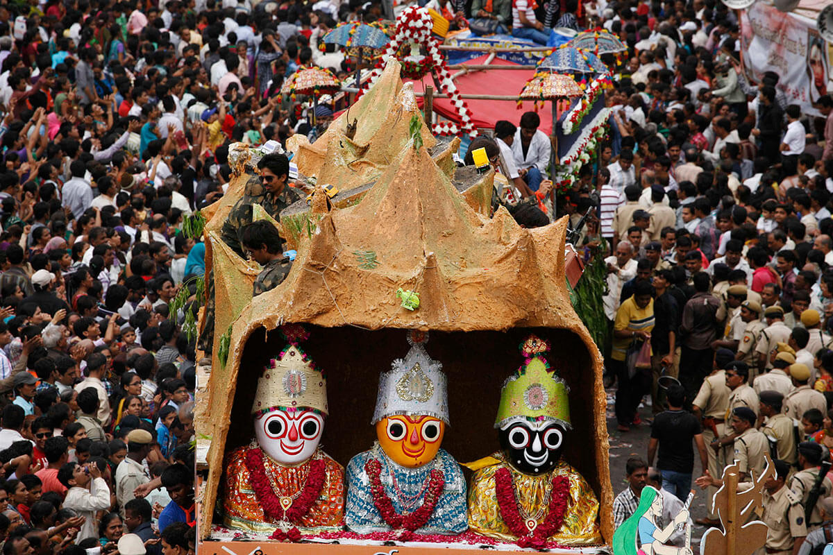 Шествие на колесницах в честь бога Джаганнатха
