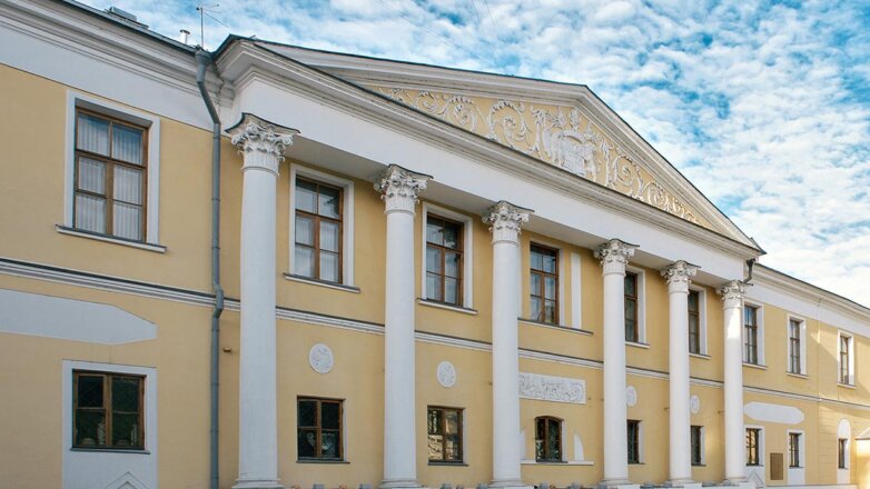 В центре Москвы загорелась усадьба Лопухиных, построенная в конце XVII века