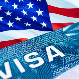 В США запретили въезд гражданам 12 стран