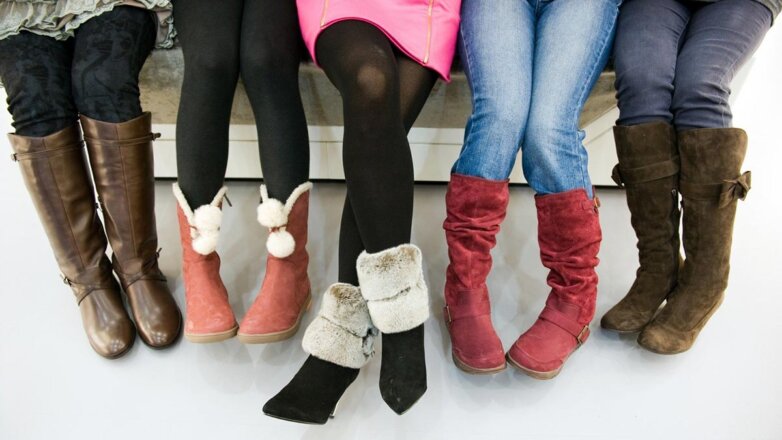 Цвета, формы и фактуры: стилист назвала главные тренды в зимней обуви
