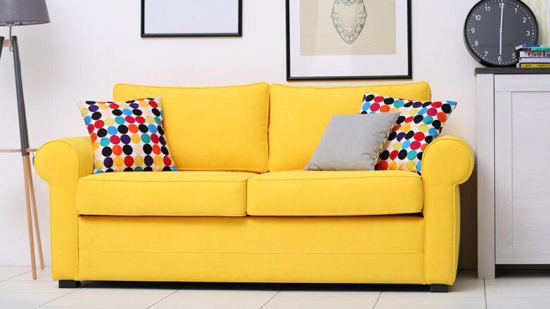 Дизайнеры отказываются от них: цвета дивана, которых нужно избегать