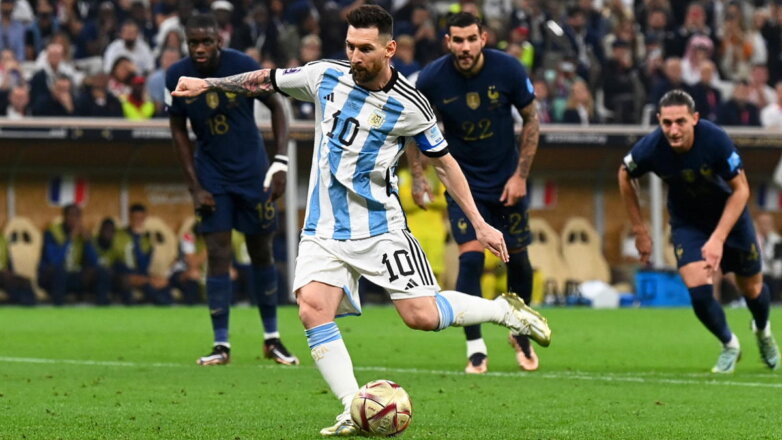 Аргентина обыгрывает Францию после первого тайма финала ЧМ-2022