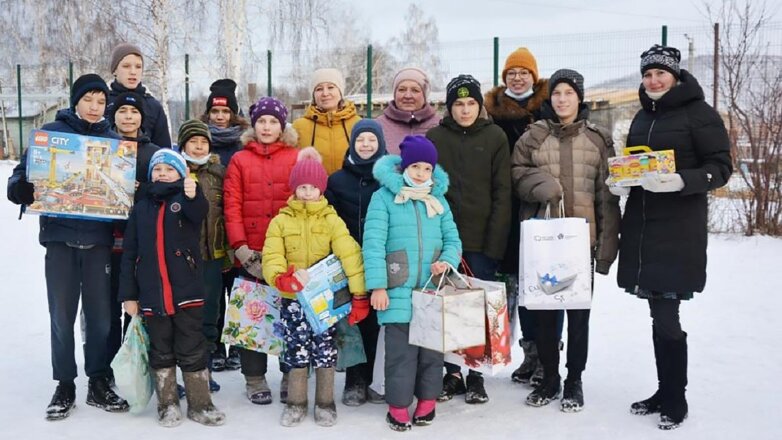 В Карабаше дети получили новогодние подарки от Челябинского цинкового завода