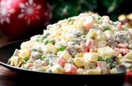 Как сделать, чтобы оливье не превратился в кашу: лайфхаки для главного новогоднего салата