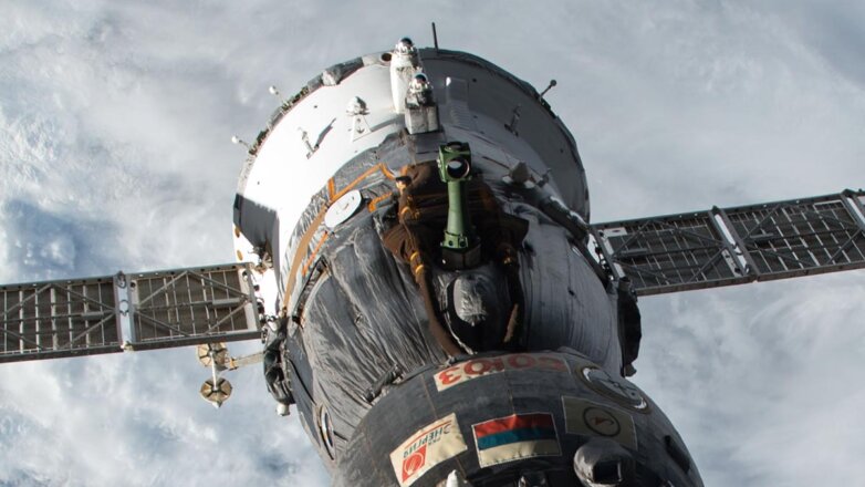 Роскосмос заявил о понижении температуры в корабле "Союз МС-22"